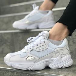 beli adidas falcon