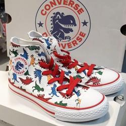 dinosaur converse size 4