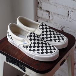vans slip on checkerboard harga