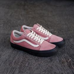rose buds red vans