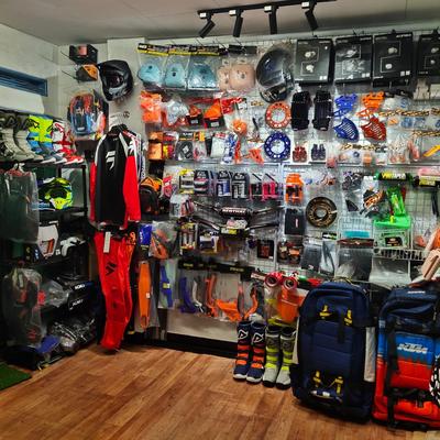 jaket marvel pull and bear