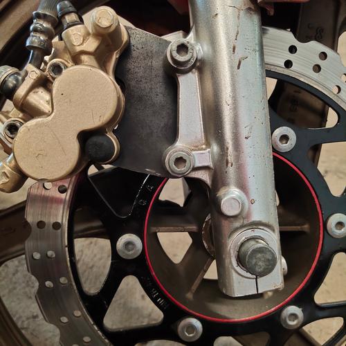 Foto Produk Jual Breket breaket adaptor cakram kaliper Ninja R pakai velk Ninja RR dari Distributor Kolor Kut