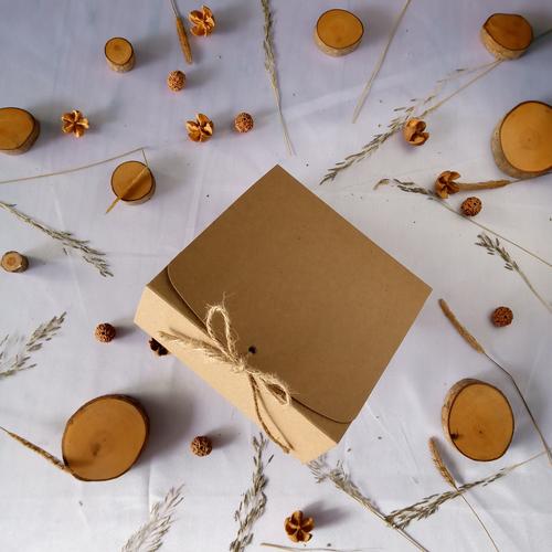 Foto Produk GIFT BOX KOTAK KADO SOUVENIR HADIAH UKURAN 14 X 14 X 5cm PLUS TALI dari TENONENONET