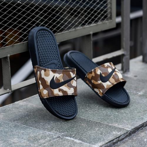 nike benassi camo