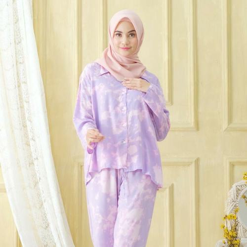 Foto Produk Galaxy Purple Sleepwear / Pajamas One Set - Lengan Panjang dari Amani Indonesia