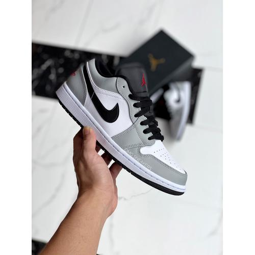 Jual Nike Air Jordan 1 Low Light Smoke Grey 2020 - 44.5 - Jakarta Barat -  OMG_Sneakers | Tokopedia