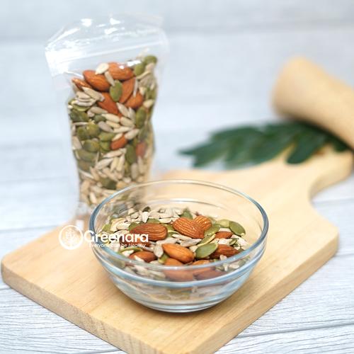 Foto Produk Family Mixed Nuts 100gr ( almond , pumpkin seed , sunflower seed ) dari Greenara