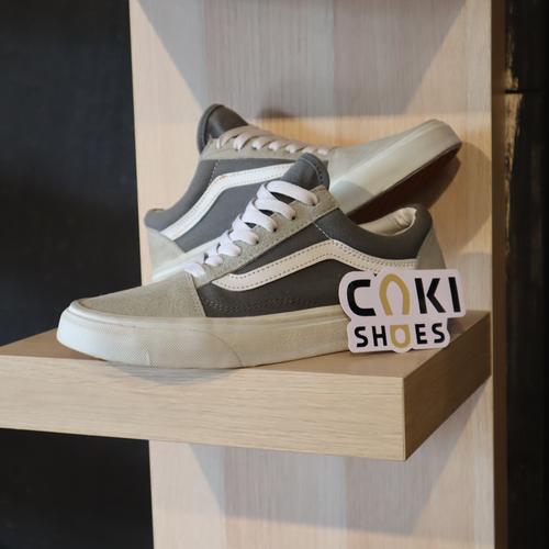 dark grey old skool vans