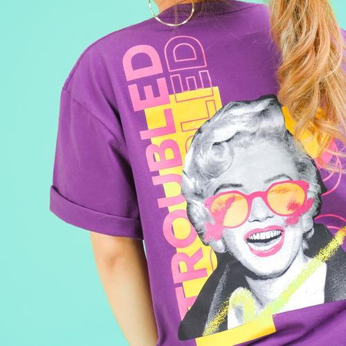 Foto Produk JINISO T-Shirt Troubled Girl Oversize Tee | Kaos dari JINISO.ID