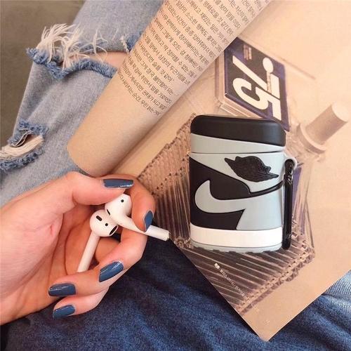 Foto Produk NIKE AIR JORDAN AIRPOD CASE Airpods Gen 1 2 (tidak termasuk airpod) - GREY dari kokoro_id