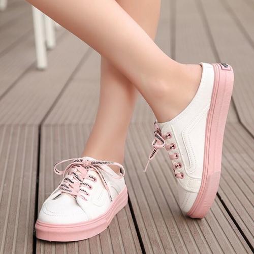 casual flat sneakers