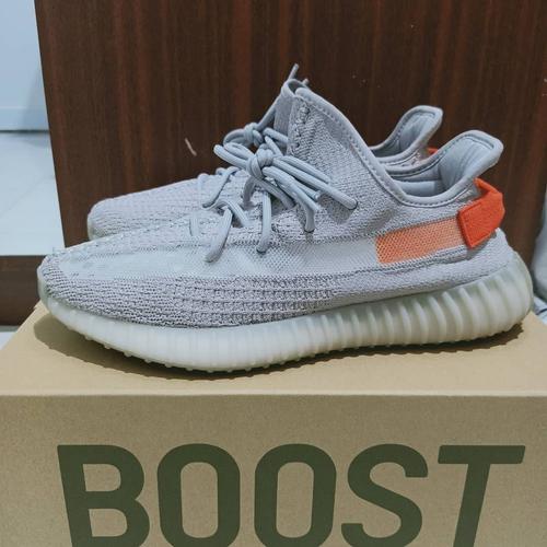 yeezy boost 360 v2 tail light