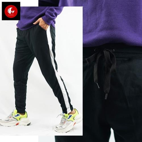 Foto Produk VARO Okechuku Celana Jogger Unisex Training Side List Olahraga - Hitam Putih, S dari Okechuku