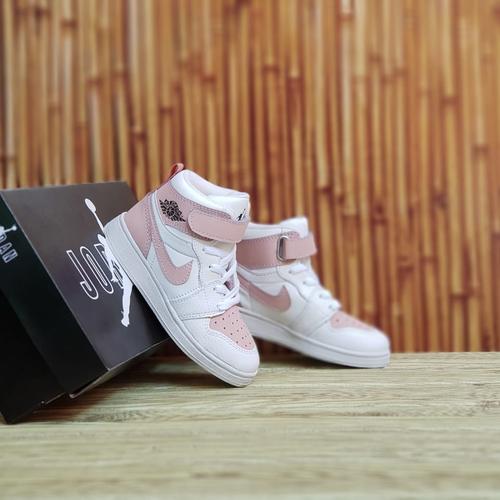 nike jordan pink
