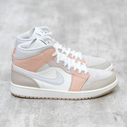 Une Air Jordan 1 Milan tout en élégance.