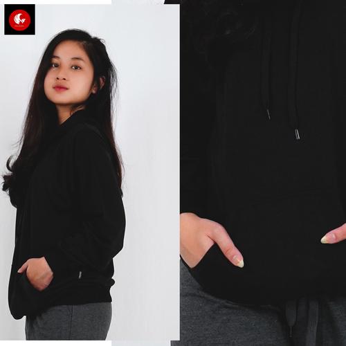 Foto Produk Sweater Topi Polos Basic Wanita Baby Terry Black Okechuku - S dari Okechuku
