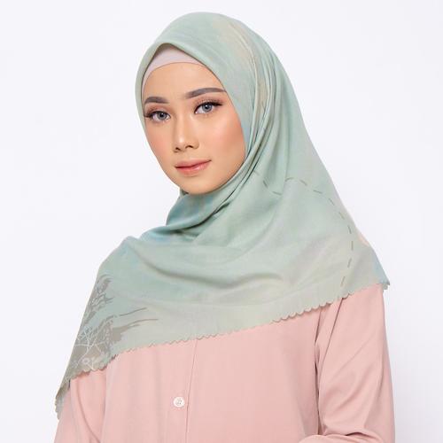 Foto Produk BIA x Isel Fricella - Denmark Quiet Gray Scarf Kerudung Segi Empat dari Zaskia Mecca Official