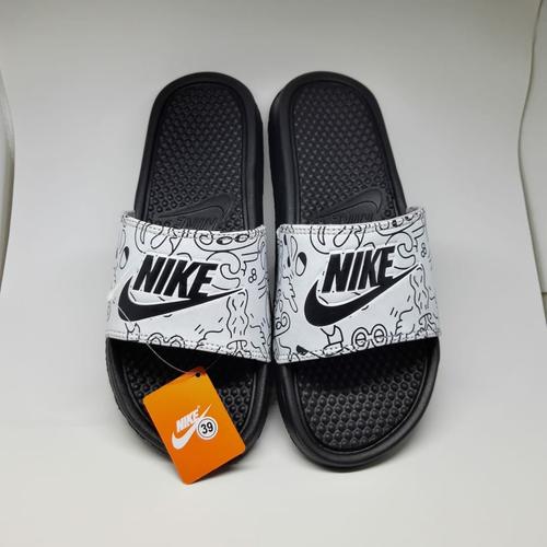 SENDAL NIKE BENASSI SLIDE SANDAL WANITA 