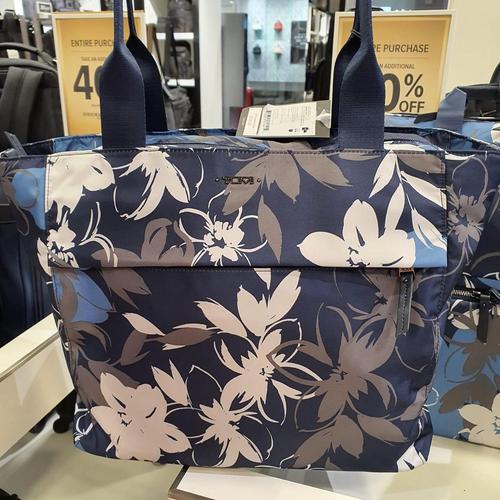 tumi penelope tote