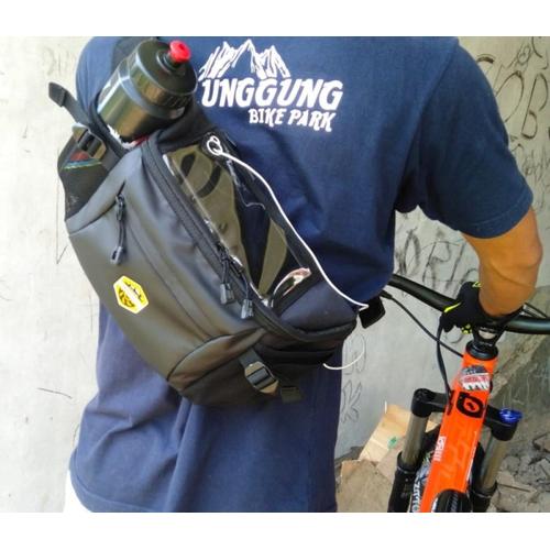 Foto Produk Tas Selempang Waistbag Pria Waterproof Multifungsi Adventure Slingbag dari PITUDUS