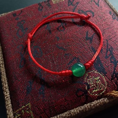 Foto Produk Gelang Agate Hijau Tali Merah (Pria) dari IndChiKnotting