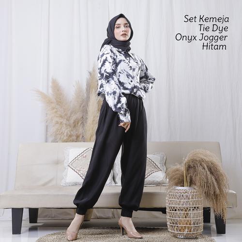 Foto Produk Pajamas Set / Piyama One Set Kemeja Tie Dye Jogger Onyx - Hitam dari Beli Mukena