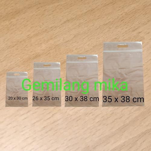 Foto Produk Plastik jinjing Ziplock sepatu/baju Laundry 30x38 +7cm MURAH - 26 x 35 dari gemilang mika