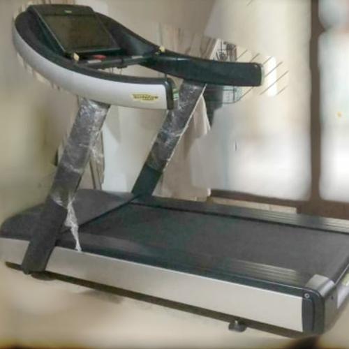 Jual Treadmill Technogym Unity console bisa connect Jakarta