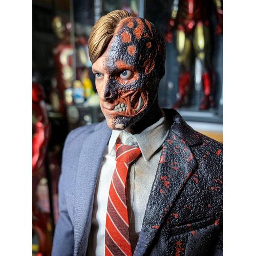 Foto Produk Hot Toys TWO-FACE TDK EXCLUSIVE 2019 dari Nic-cell
