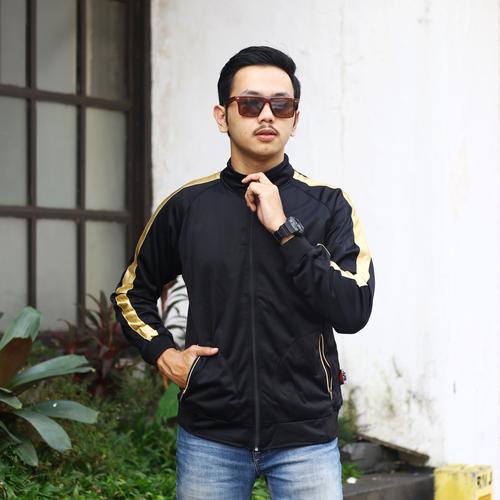 Gambar jaket tracktop strip satu hitam - gold - Hitam, M dari HRPN Kab. Cianjur Tokopedia
