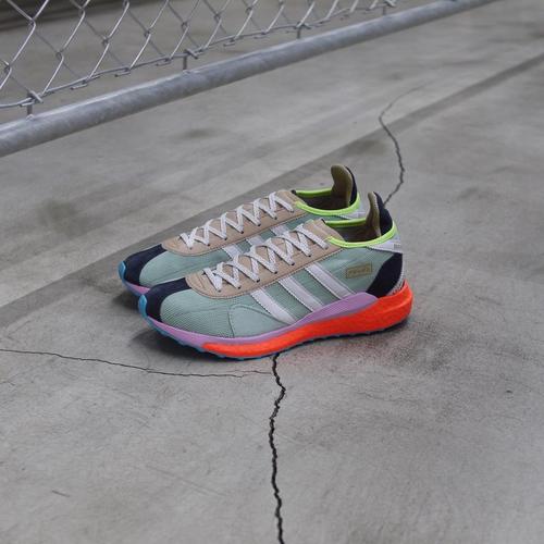 Jual Adidas Prarrell Williams x Nigo Tokio Solar Hu “Friendship Pack” -  Kota Bandar Lampung - GOODLOOKINGSHOESS | Tokopedia