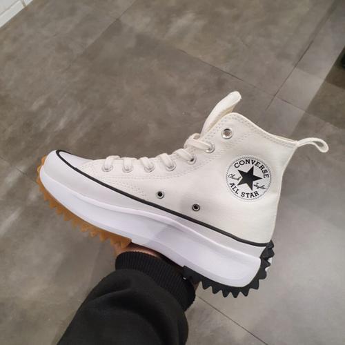 converse sneaks up