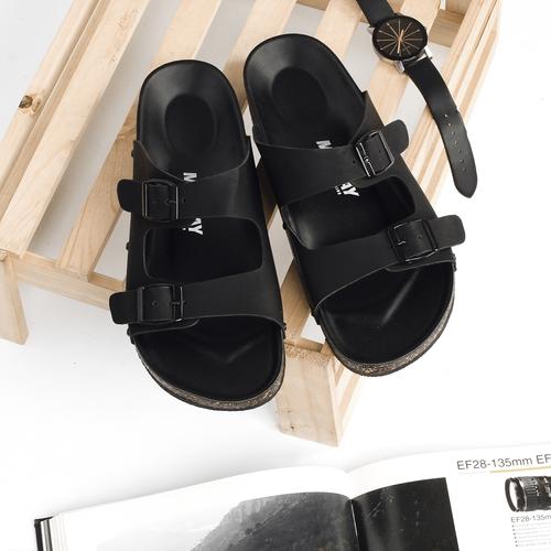 Foto Produk SANDAL PRIA MONDAY YUNO BLACK TOTOSURYO x MONDAY FOOTWEAR ORIGINAL dari Toto_Suryo
