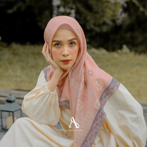 Foto Produk Nafisha Series Kerudung Segiempat Voal Ultrafine Lamina Lasercut - ATIQA dari Authentism.id