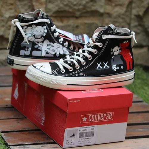 kaws converse