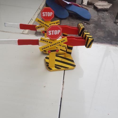 Gambar miniatur palang pintu kereta api dari selamat jos Kota Surabaya Tokopedia
