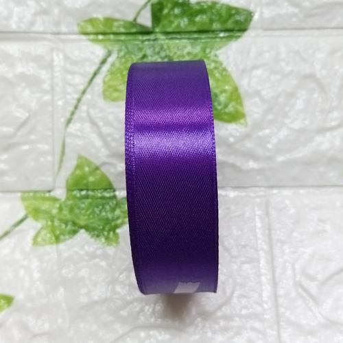 Foto Produk Pita Satin 1 Inch (2,5cm) warna kedua per roll - 25. Ungu Tua dari Kutique Craft