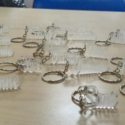 Foto Produk Gantungan Kunci Custom Akrilik Acrylic Souvenir Sovenir Custom - 2mm dari Dewi Prabu