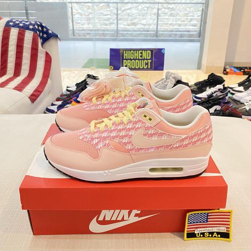 strawberry lemonade nike