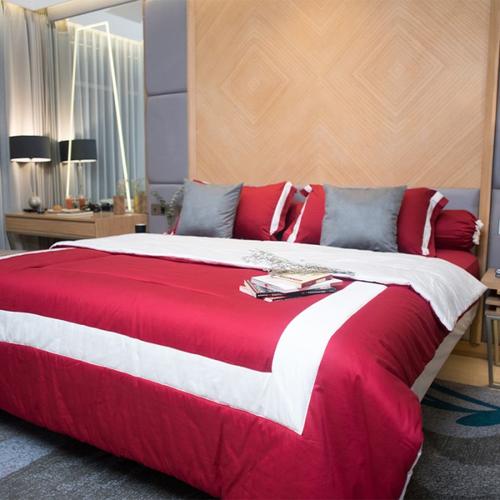 Foto Produk Sleep Buddy Morgan Scarlet Set Sprei dan Bed Cover - Extra King Size dari Sleep Buddy Bedding