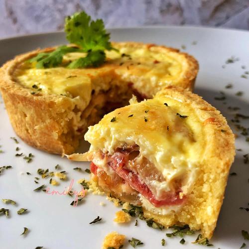 Foto Produk Quiche Smokedbeef & Cheese / Creamy Chicken / Vegetarian / Cheesy - Creamy Chicken dari Emily's Bake House