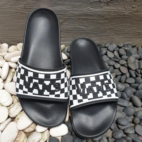 vans slides checkerboard black