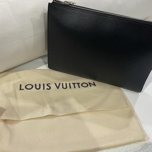 Jual Louise Vuitton Epi Leather Clutch Bag Pochette Jour Made in France -  Jakarta Utara - Re.Generation | Tokopedia