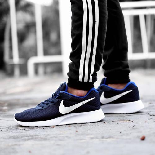 nike tanjun trainers