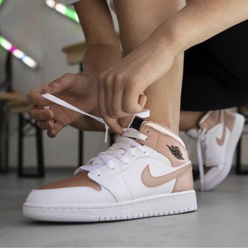 NIKE AIR JORDAN 1 MID \