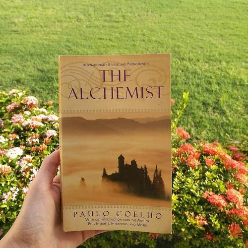 Foto Produk The Alchemist , Paulo Coelho dari terlenashop23