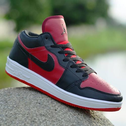 Jual SEPATU PRIA NIKE JORDAN MID SNEAKERS SPORT MAROON - Maroon, 40 - Kota  Bandung - azelieshop | Tokopedia