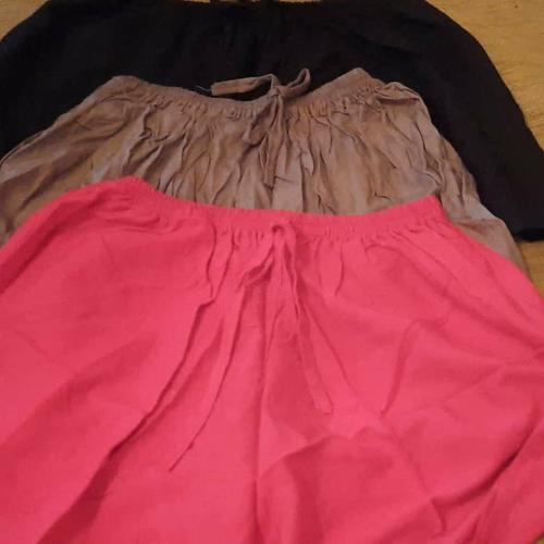 Foto Produk Celana pendek cewek - Merah, 34 dari Verou Store