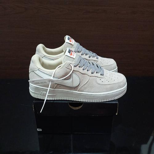 nike beige suede