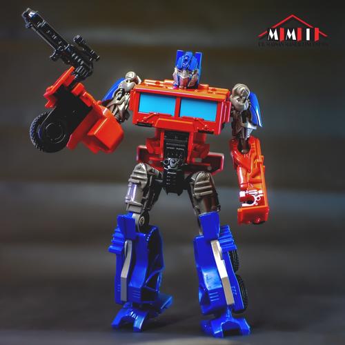 Foto Produk Mainan robot action figures metal tranformers commander- optimus prime dari toysmaniac